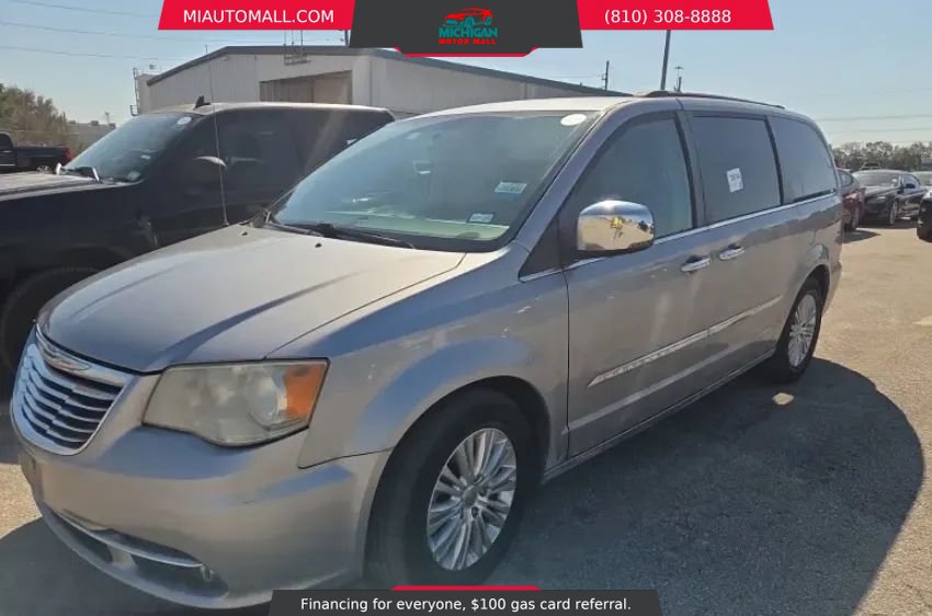 Used 2013 Chrysler Town & Country Touring-L w/ Premium Group image 1