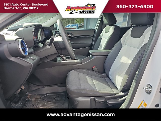 Used 2024 Chevrolet Trax LS w/ LS Convenience Package image 18