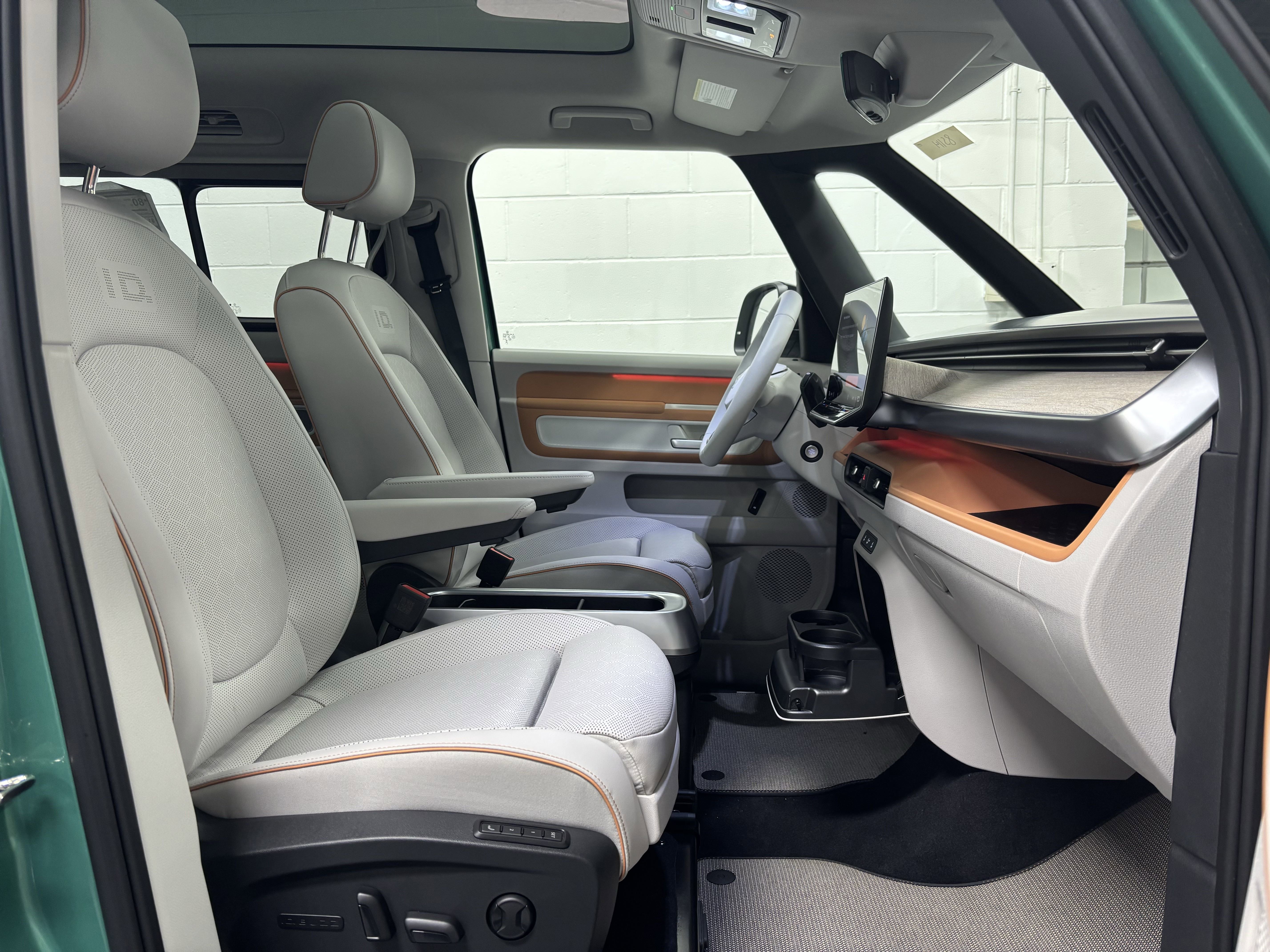 New 2025 Volkswagen ID. Buzz 1st Edition AWD/4WD image 10