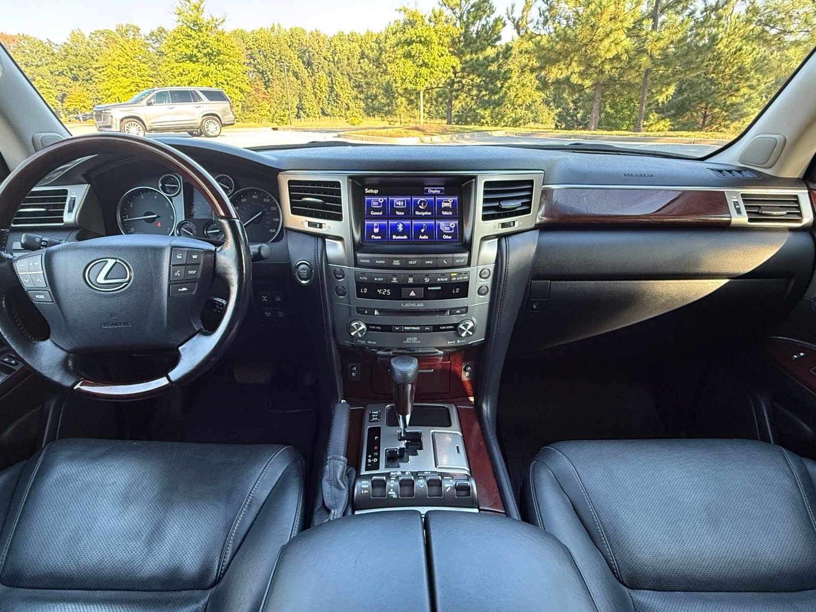 Used 2015 Lexus LX 570 4WD image 23
