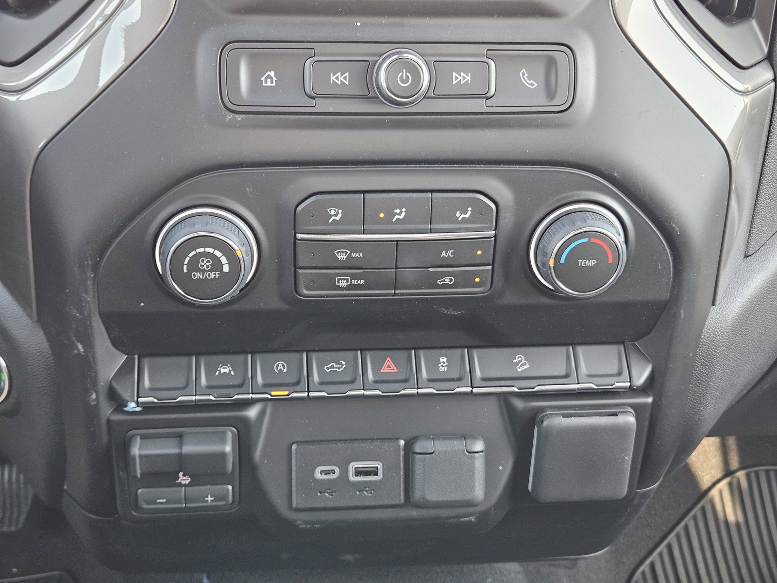 New 2026 Chevrolet Silverado 1500 Custom Trail Boss w/ LPO, Dark Essentials Package AWD/4WD image 15