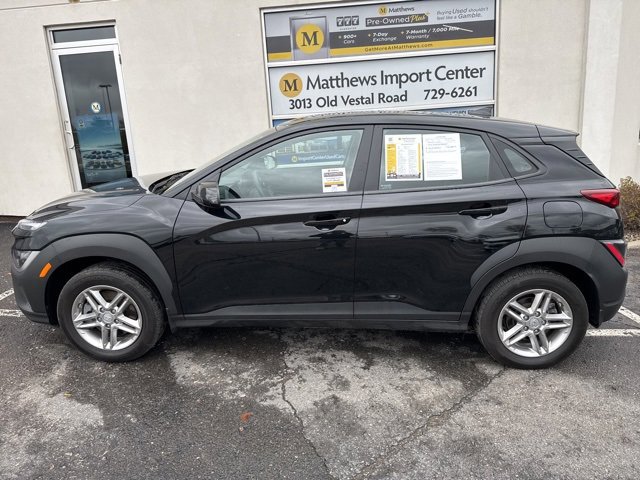 Used 2023 Hyundai Kona SE image 2