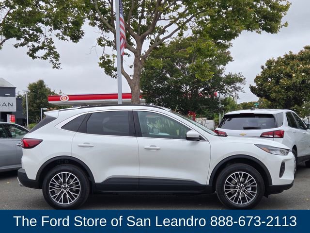 New 2025 Ford Escape SE image 9