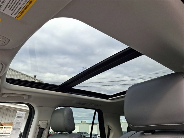 Used 2025 Ford Expedition Active image 14