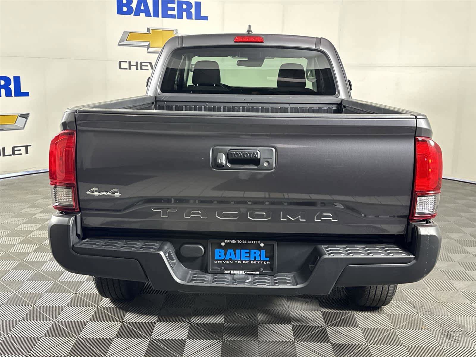 Used 2023 Toyota Tacoma SR AWD/4WD image 4