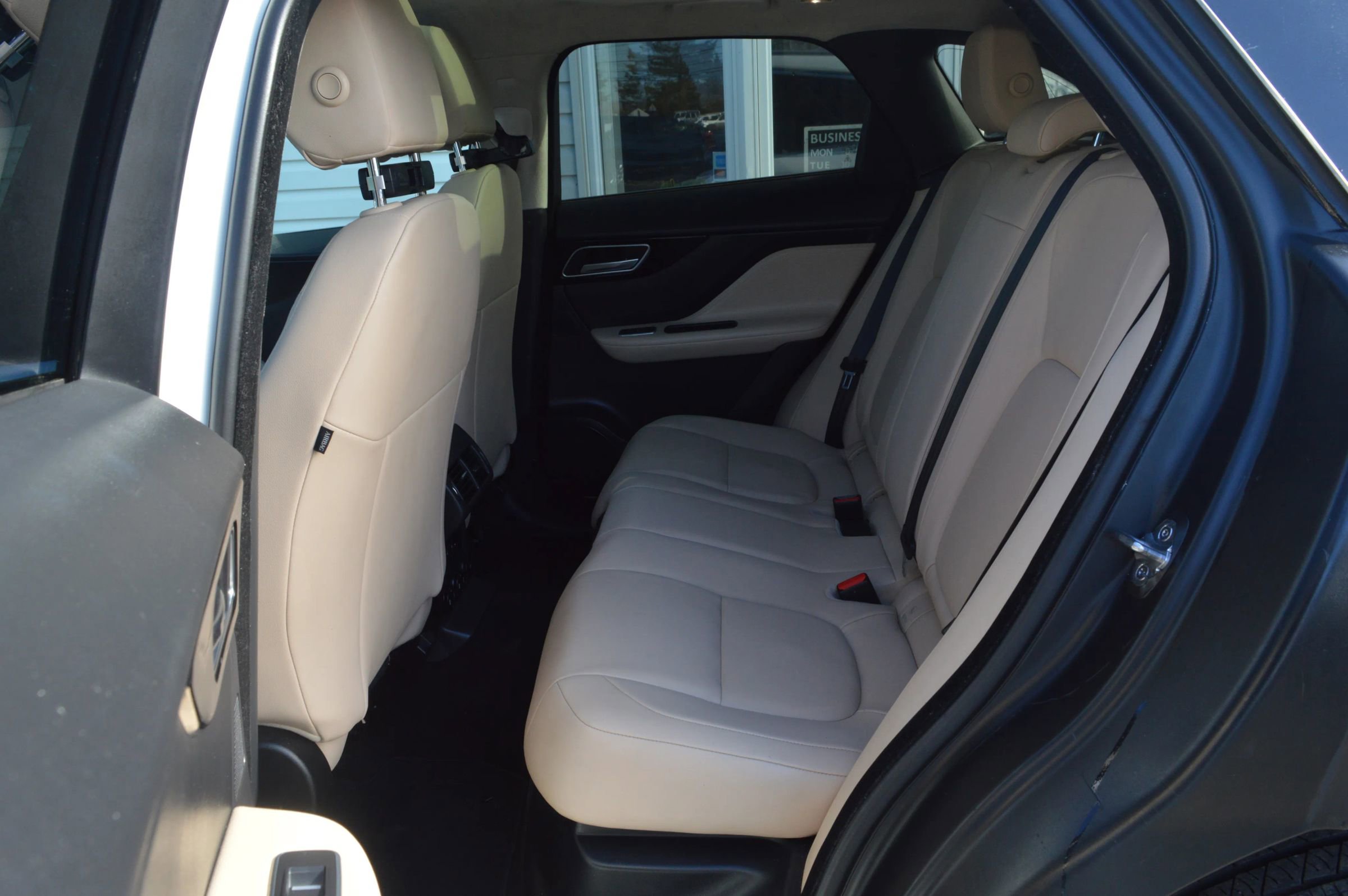 Used 2020 Jaguar F-PACE Premium image 14