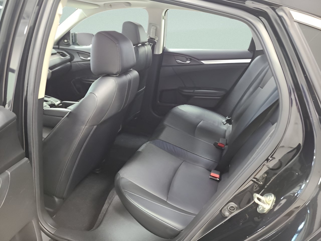 Used 2016 Honda Civic Touring image 17