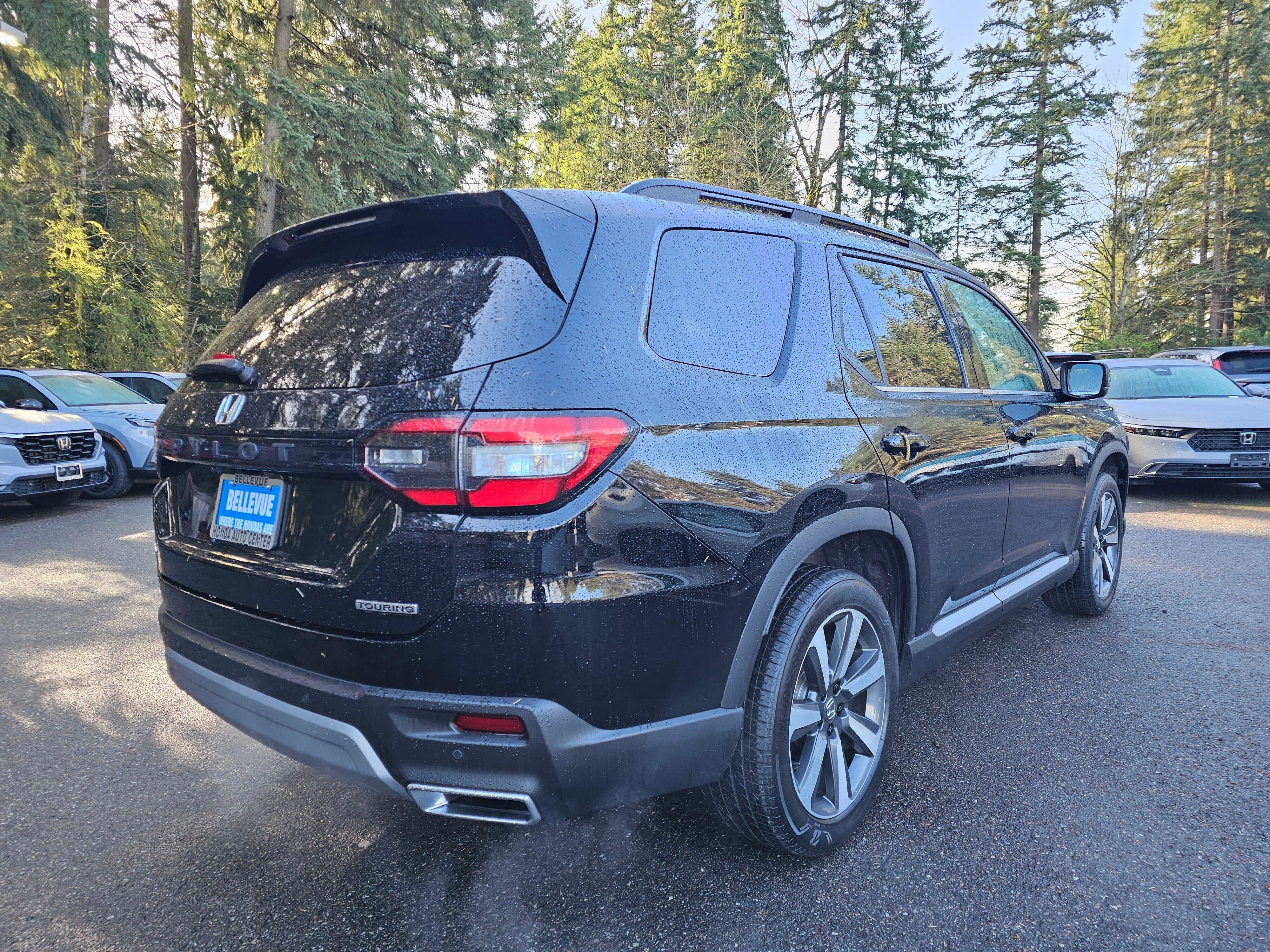 Used 2023 Honda Pilot Touring image 7