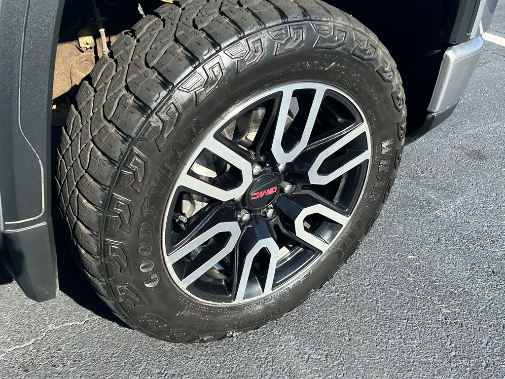 Used 2025 GMC Sierra 1500 AT4 w/ AT4 Premium Package image 31
