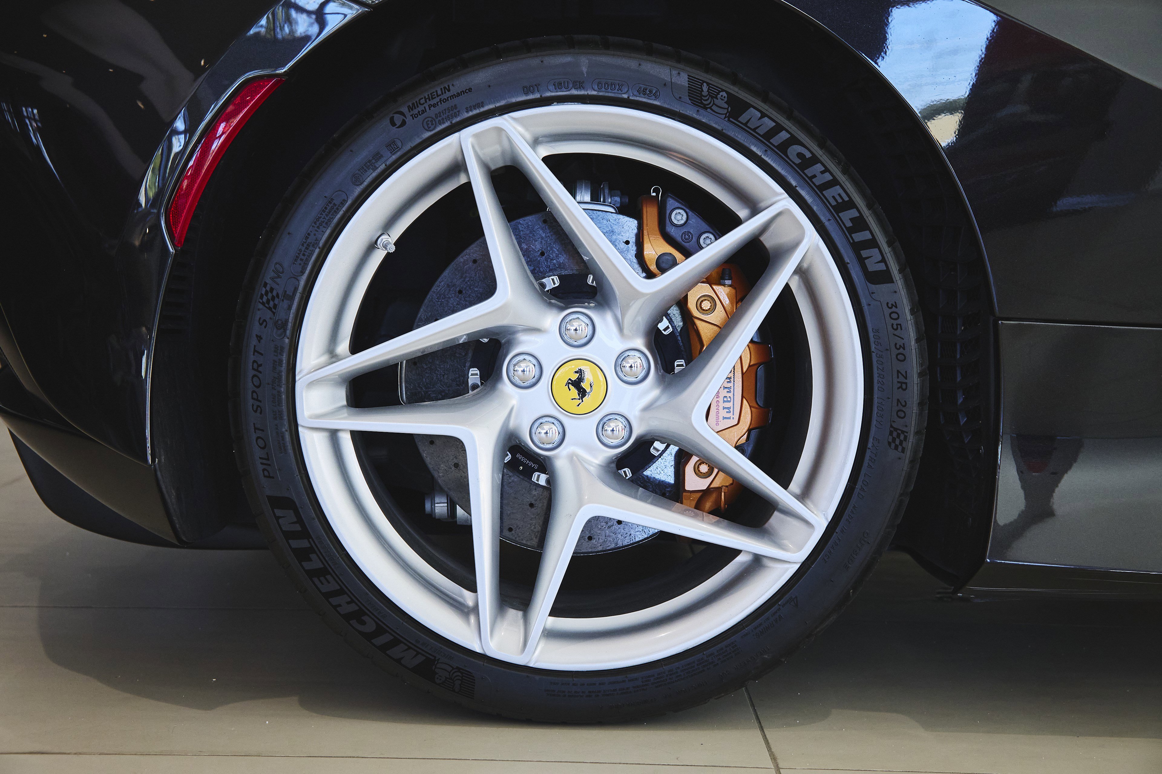 Used 2022 Ferrari F8 Tributo image 46