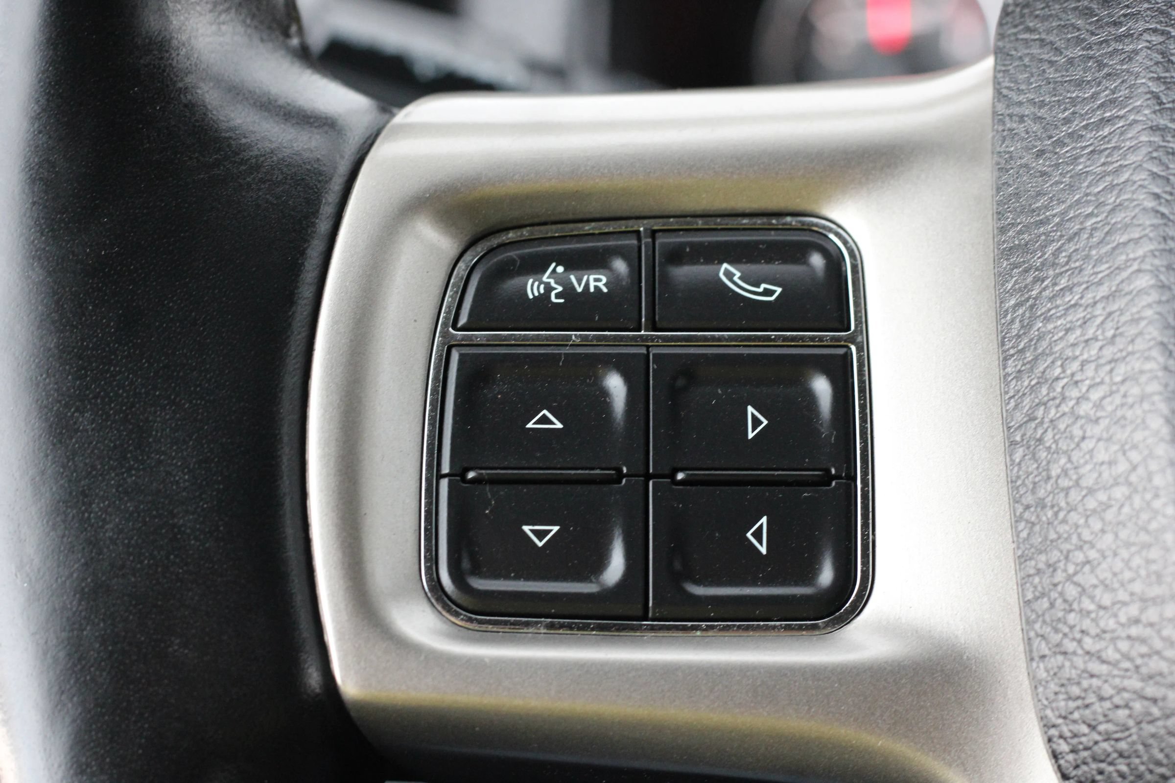 Used 2015 RAM 2500 Laramie AWD/4WD image 15