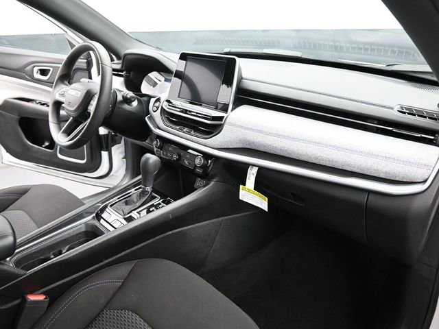 Used 2025 Jeep Compass Sport image 25