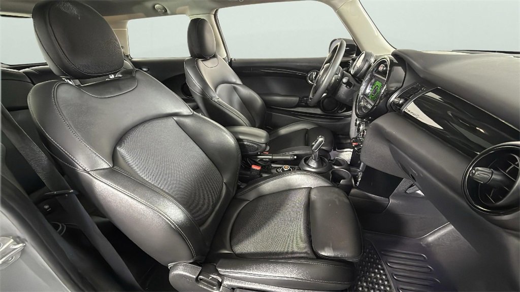 Used 2020 MINI Cooper 2-Door Hardtop image 29