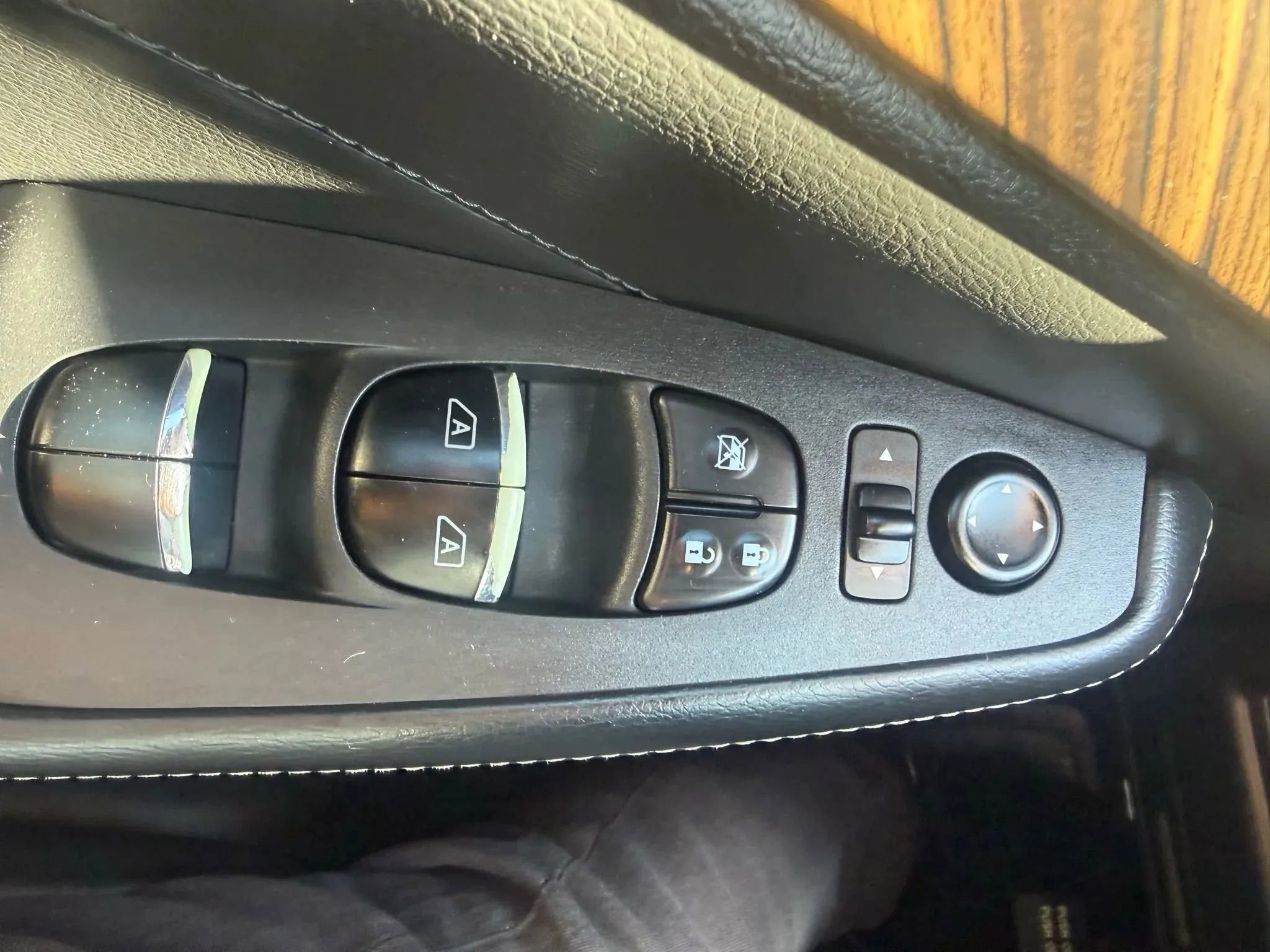 Used 2016 Nissan Maxima Platinum image 25