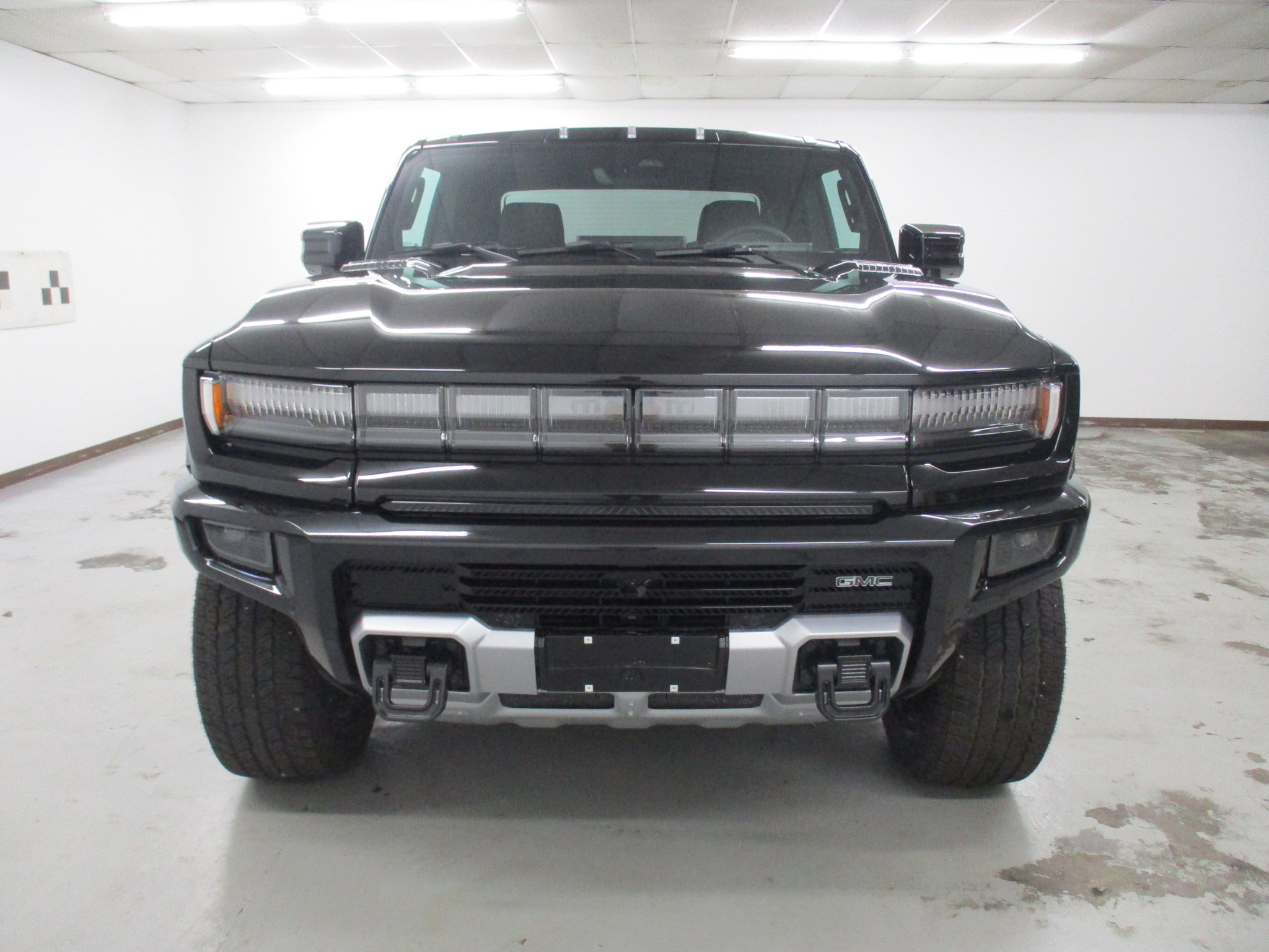 New 2026 GMC Hummer EV 4x4 Crew Cab w/ LPO, Dark Essentials Package image 10
