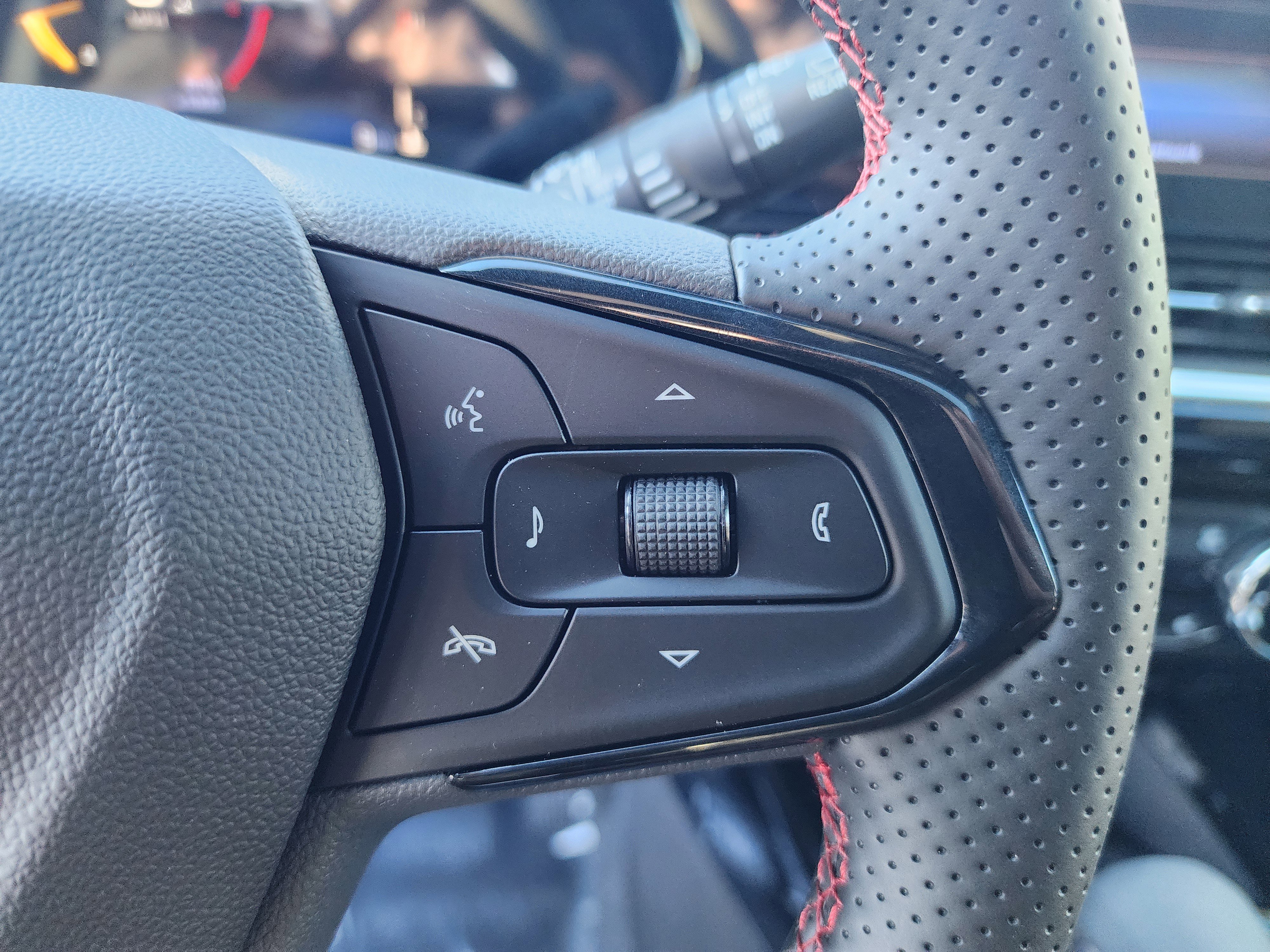 New 2026 Chevrolet Trax RS w/ Sunroof Package image 29