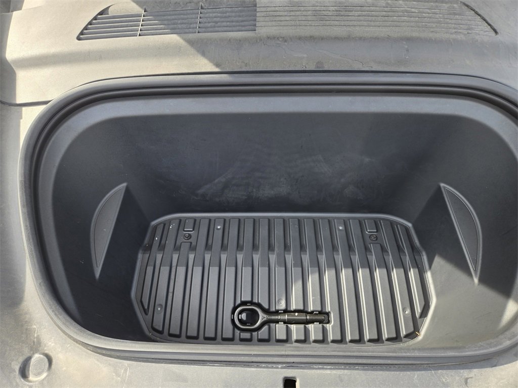 Used 2021 Tesla Model Y 2WD image 31