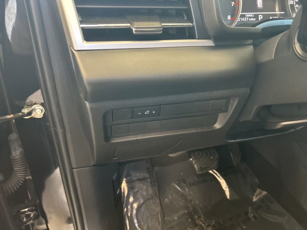 Used 2023 Mitsubishi Outlander ES image 37