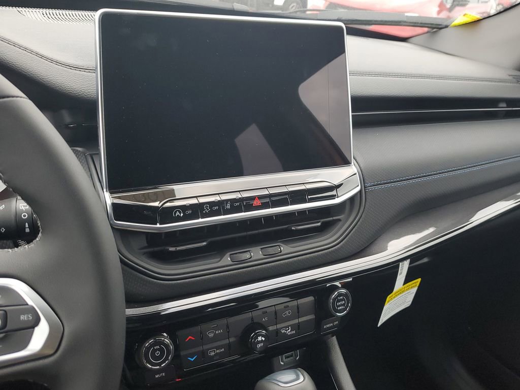 New 2026 Jeep Compass Latitude image 25