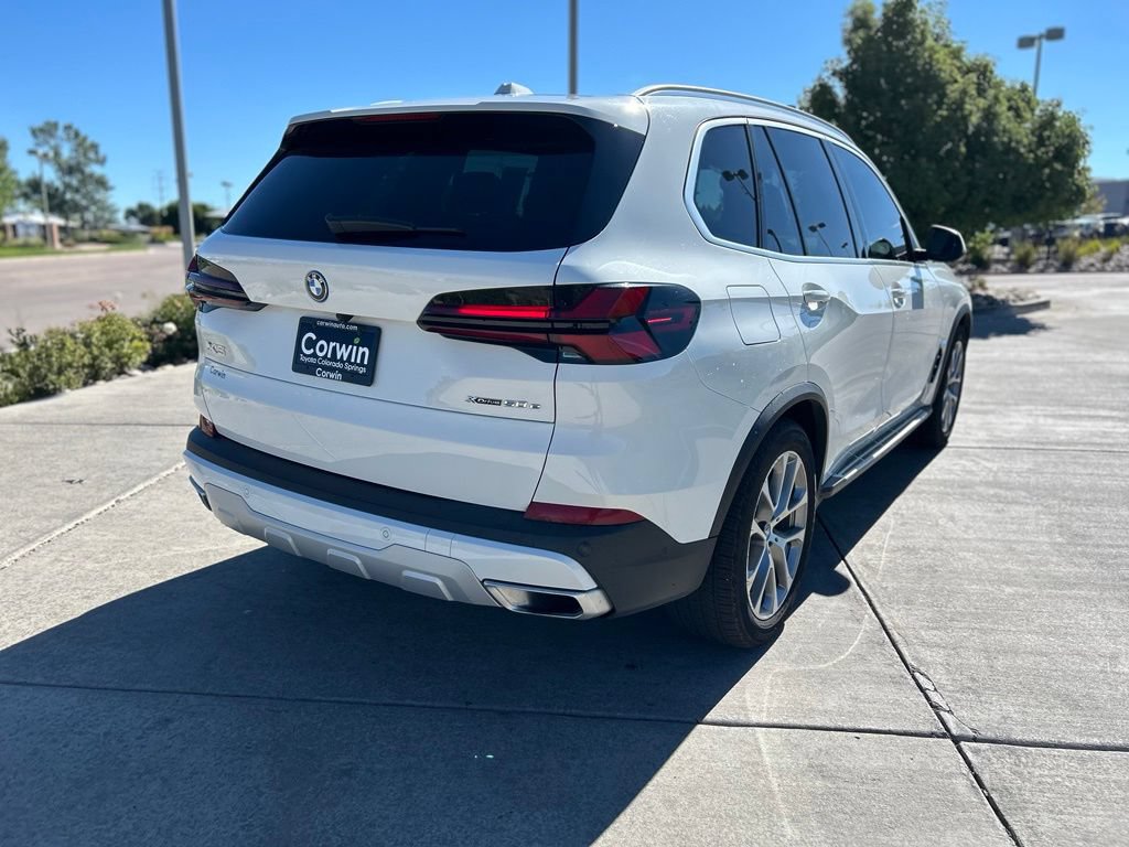 Used 2025 BMW X5 xDrive50e AWD/4WD image 9