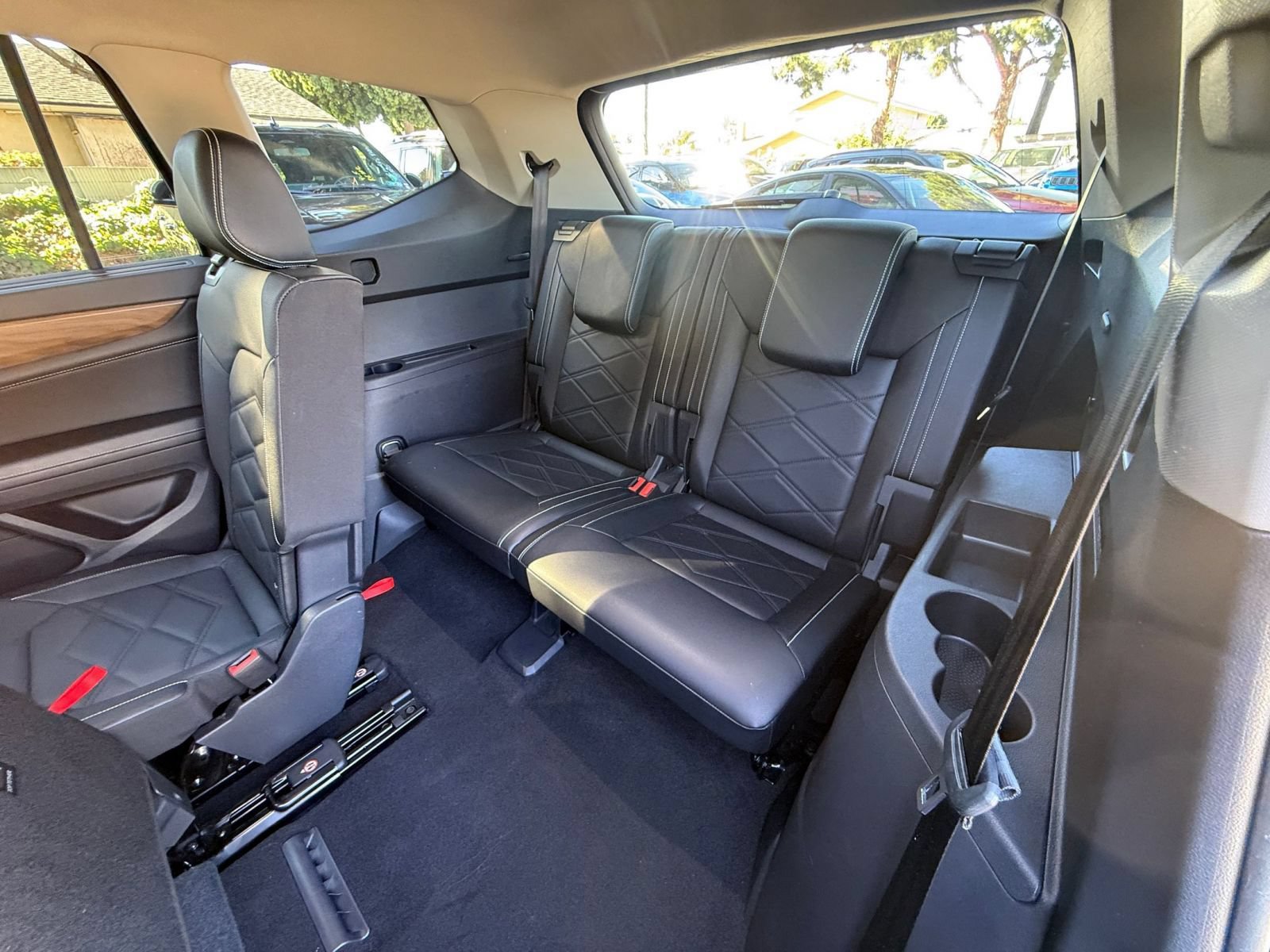 Used 2025 Volkswagen Atlas SE AWD/4WD image 28