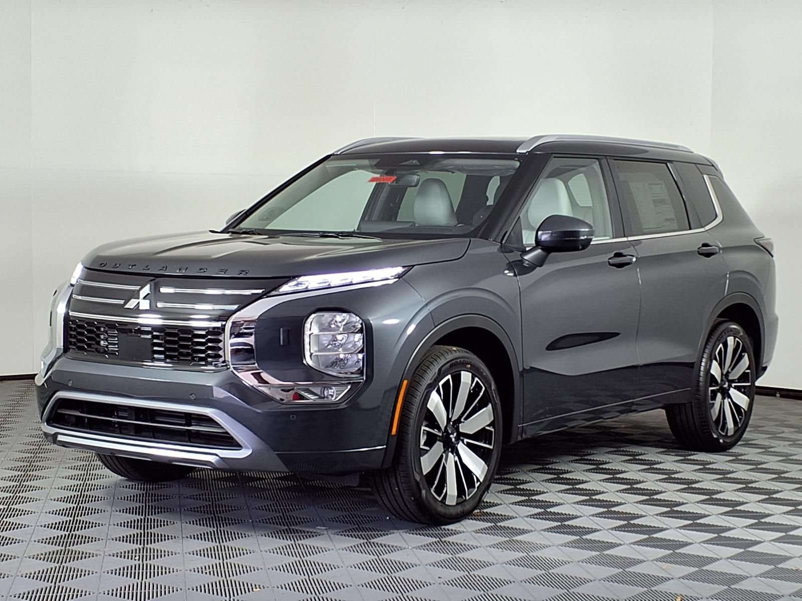 New 2026 Mitsubishi Outlander SEL AWD/4WD image 3