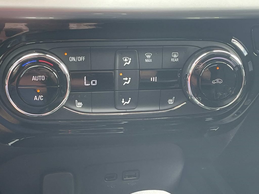 New 2026 Chevrolet Trax LT w/ Driver Confidence Package FWD image 17