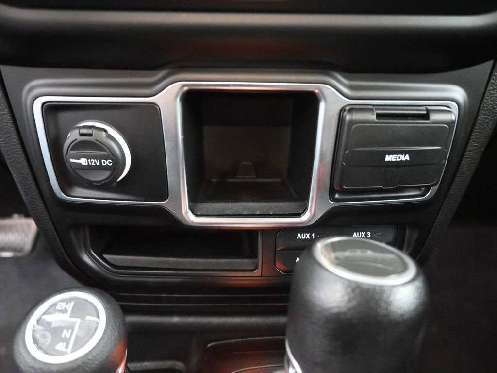 Used 2021 Jeep Gladiator Sport image 6