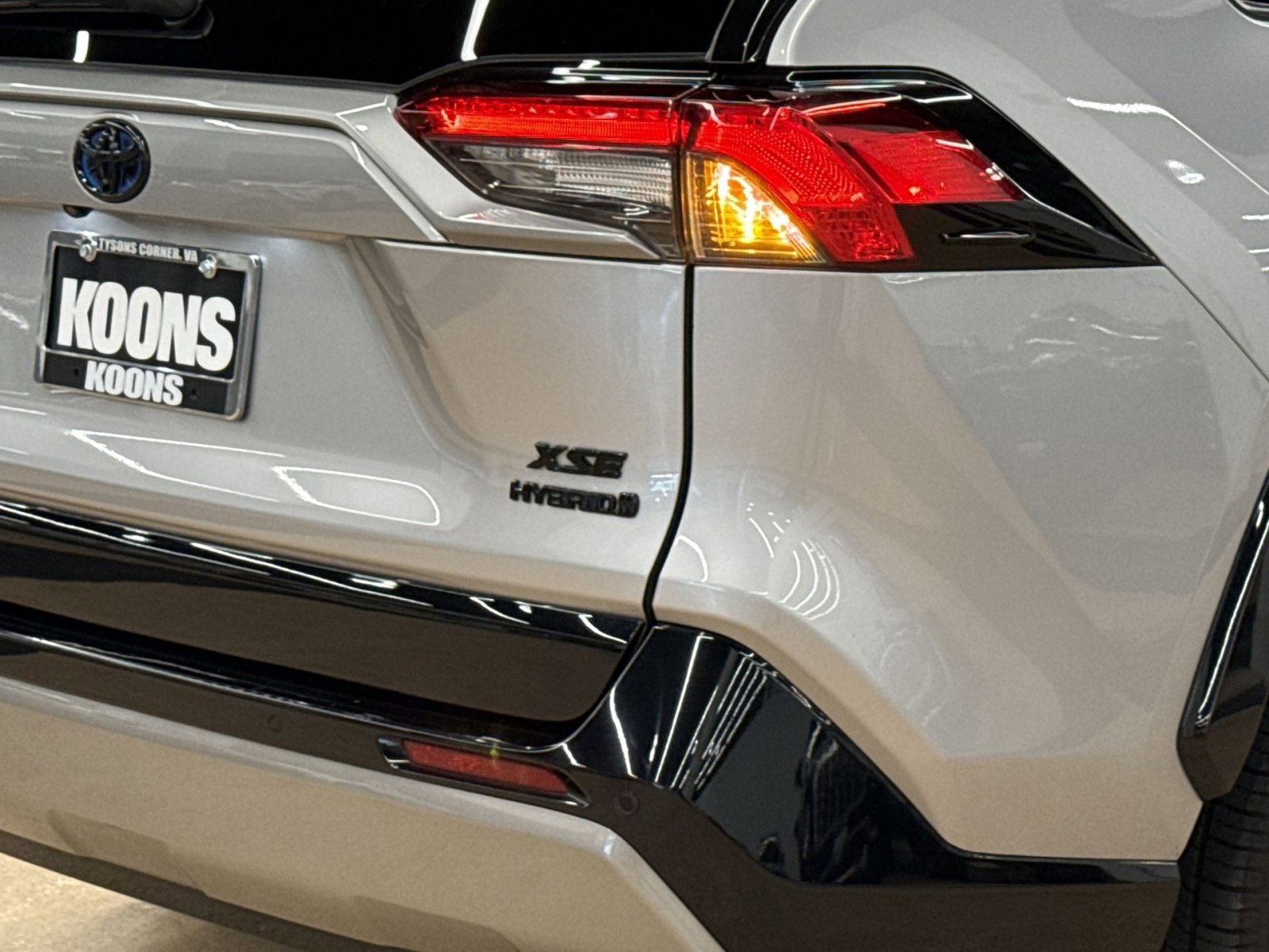 Used 2023 Toyota RAV4 XSE AWD/4WD image 29