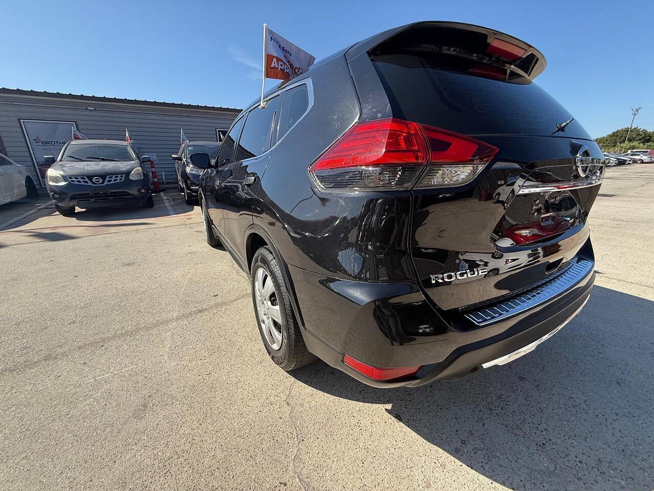 Used 2017 Nissan Rogue S image 21