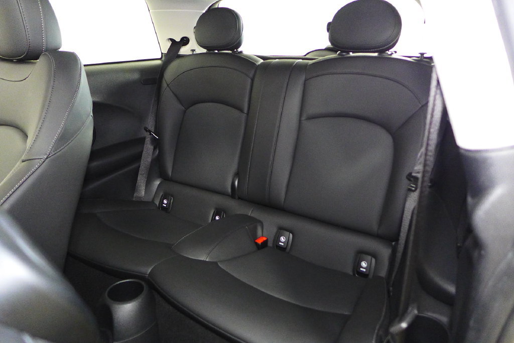 Certified 2024 MINI Cooper SE FWD image 22