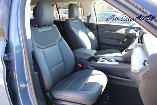 New 2026 Ford Explorer Active w/ Active Comfort Package RWD image 7