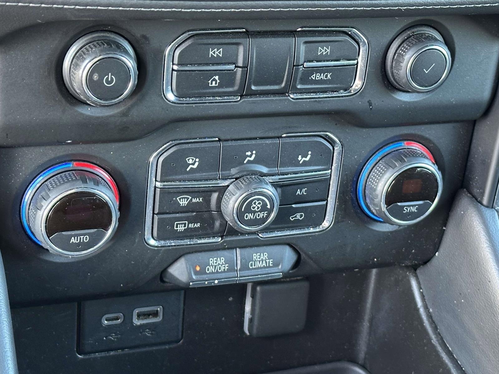 Used 2021 Chevrolet Suburban LS w/ Driver Alert Package image 12