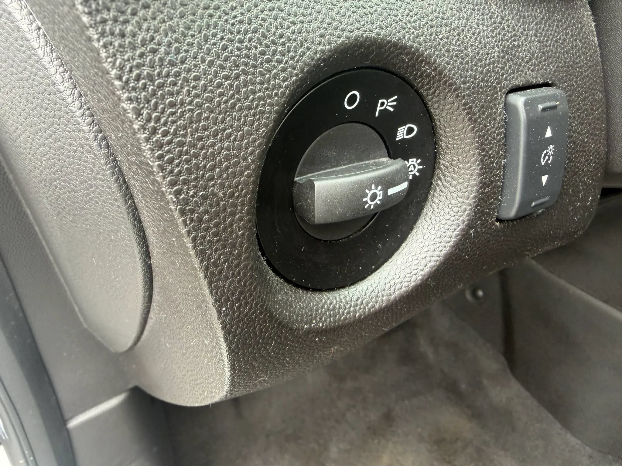 Used 2016 Ford Fiesta SE FWD image 11