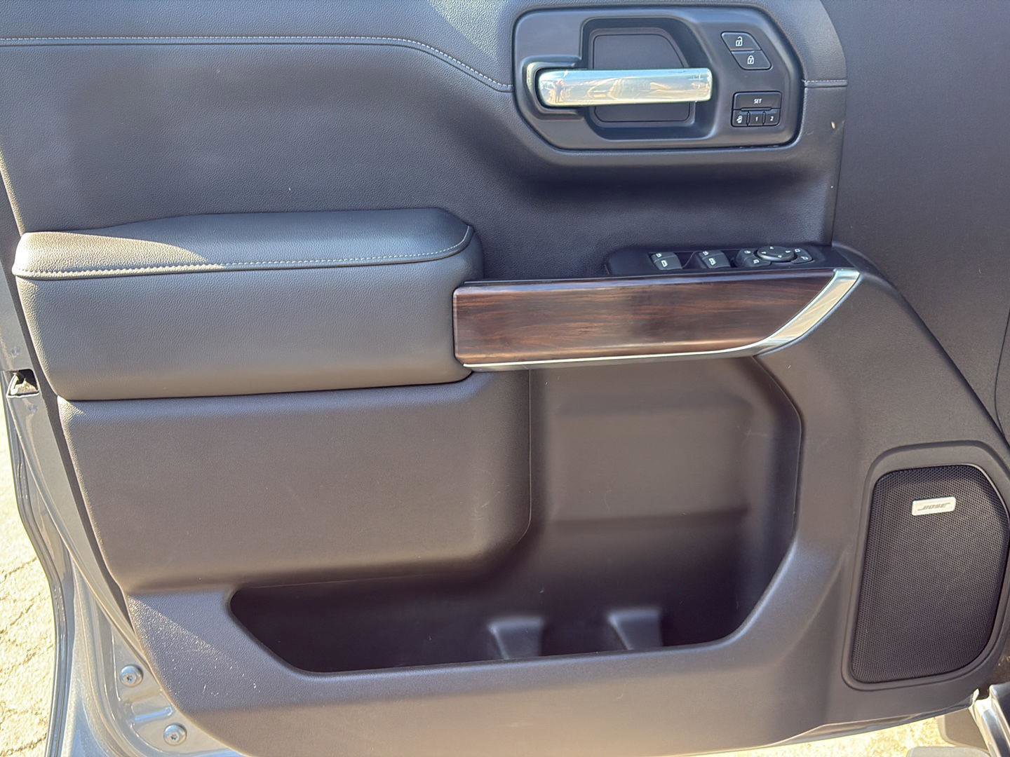 Used 2020 GMC Sierra 1500 SLT w/ SLT Premium Plus Package image 12