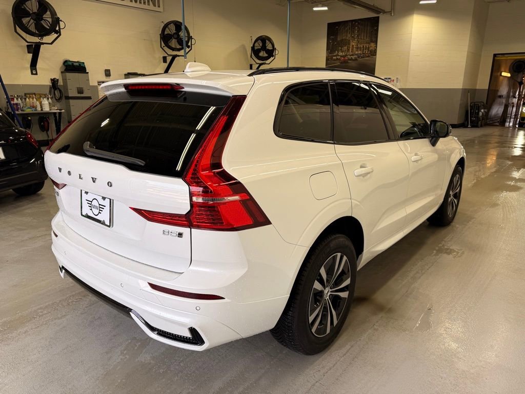 Used 2025 Volvo XC60 B5 Core w/ Climate Package image 6