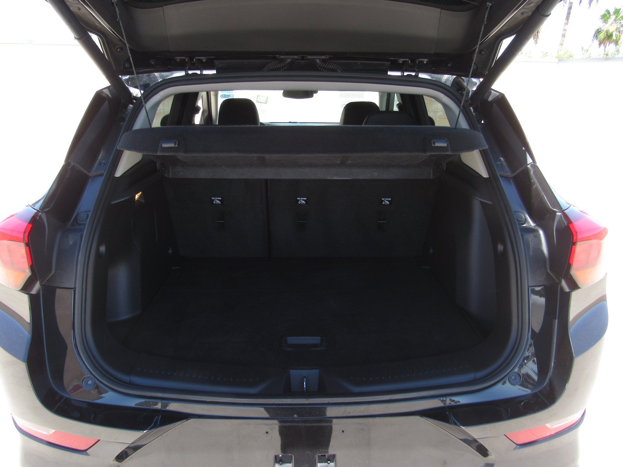 Used 2022 Buick Encore GX Select w/ Sport Touring Package FWD image 12
