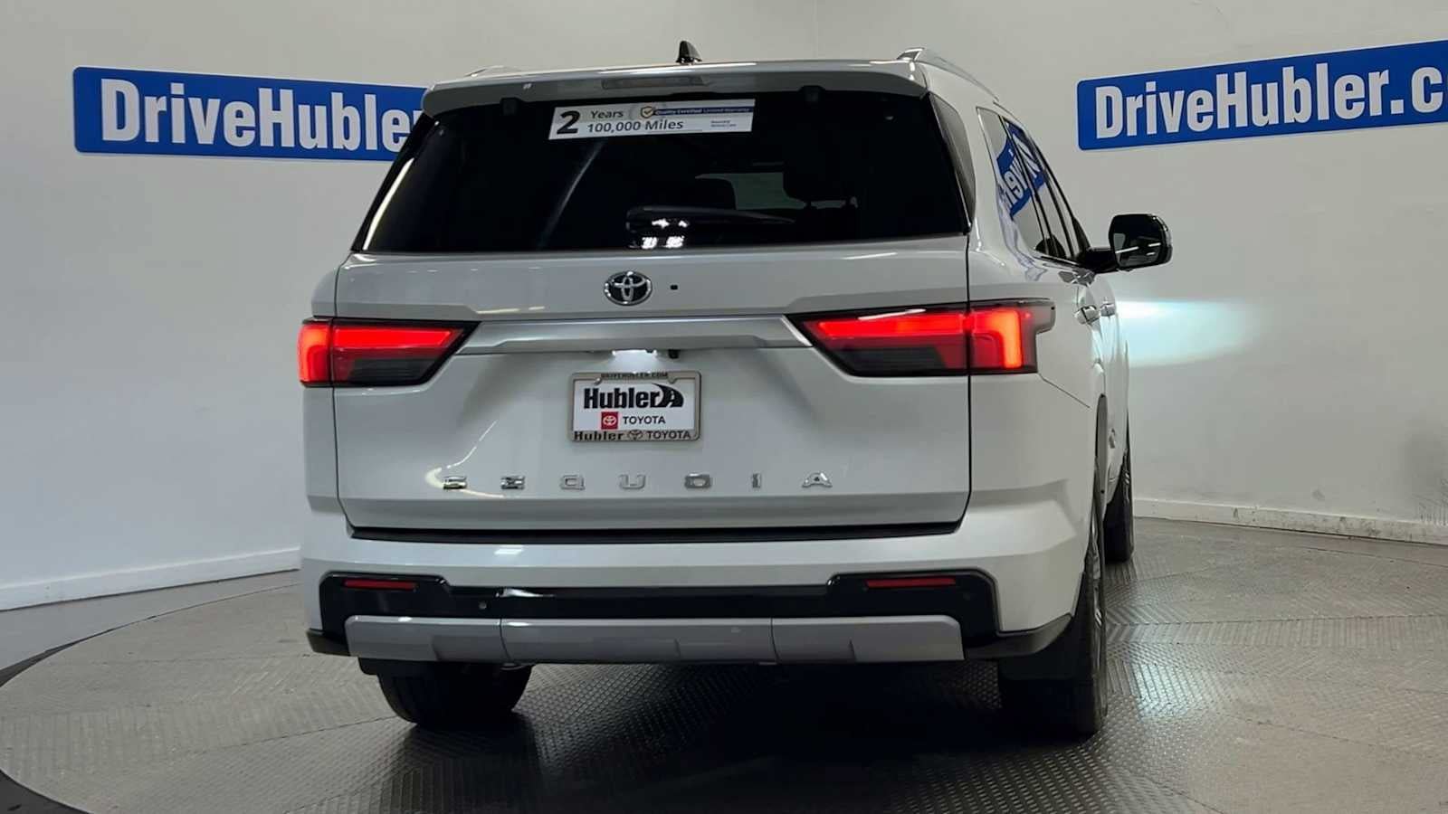 Used 2023 Toyota Sequoia Capstone AWD/4WD image 7