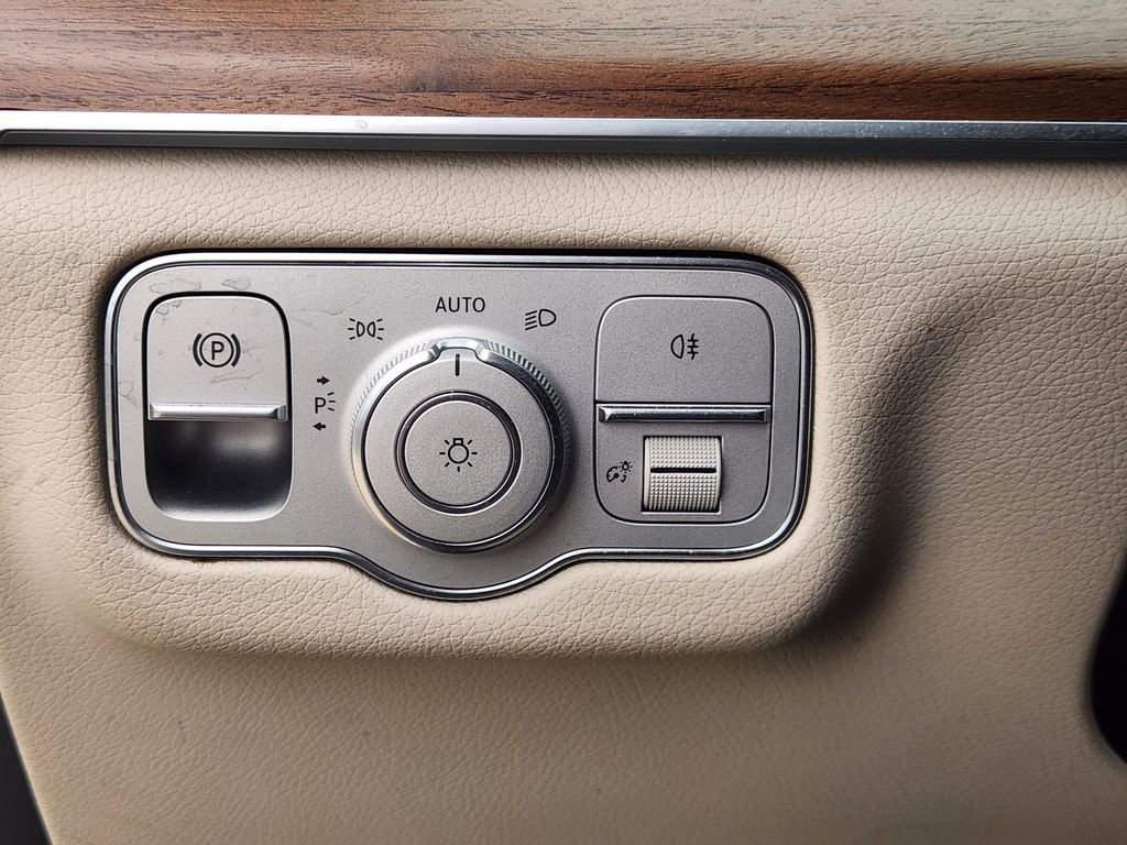 Used 2021 Mercedes-Benz GLS 450 4MATIC image 21