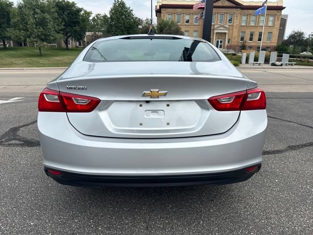 Used 2018 Chevrolet Malibu LS FWD image 4