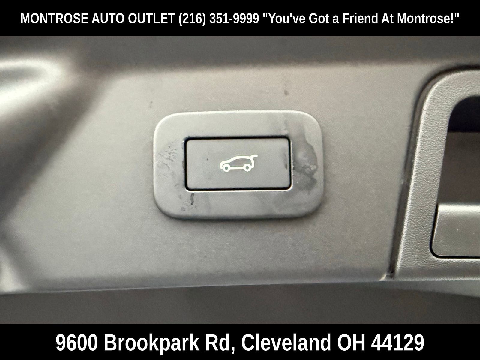 New 2026 Land Rover Range Rover Velar Dynamic SE image 39