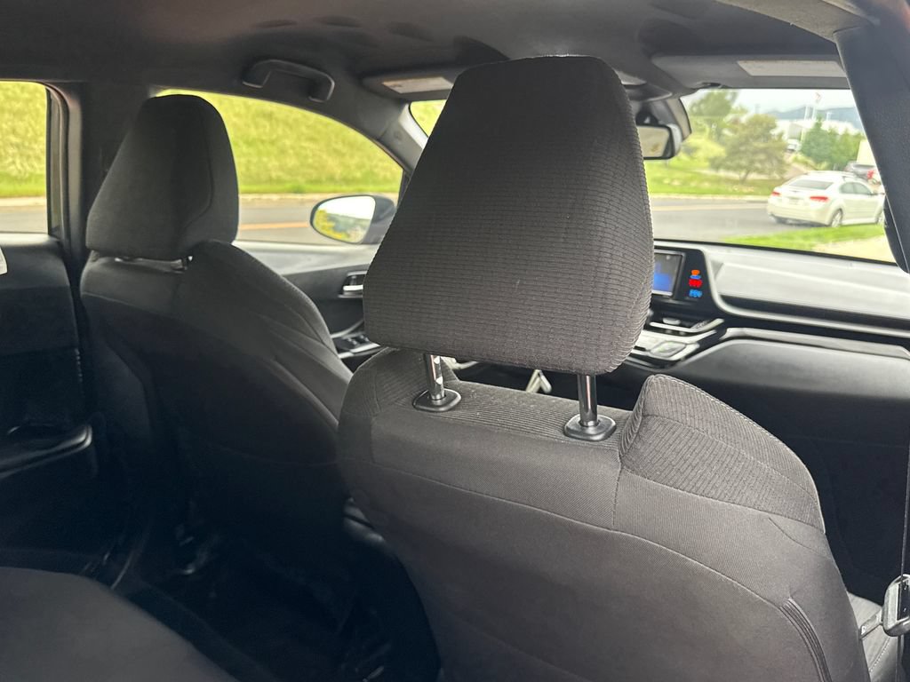 Used 2018 Toyota C-HR XLE FWD image 26