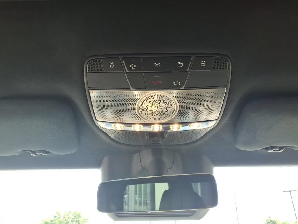 Used 2025 Mercedes-Benz G 550 image 27