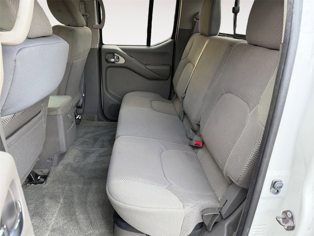 Used 2016 Nissan Frontier SV image 13