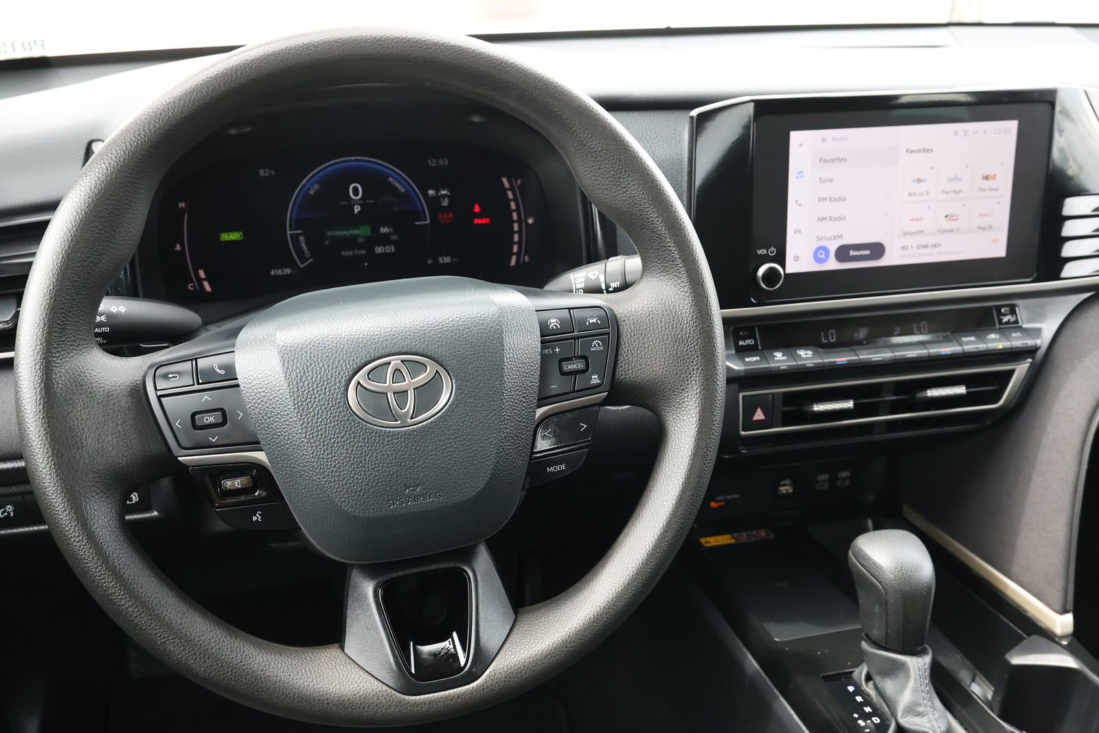 Used 2025 Toyota Camry LE FWD image 17