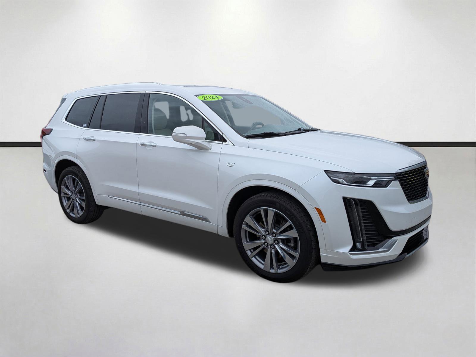 Used 2024 Cadillac XT6 Premium Luxury FWD image 1