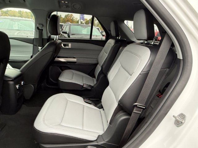 Certified 2021 Ford Explorer XLT w/ Equipment Group 202A AWD/4WD image 9