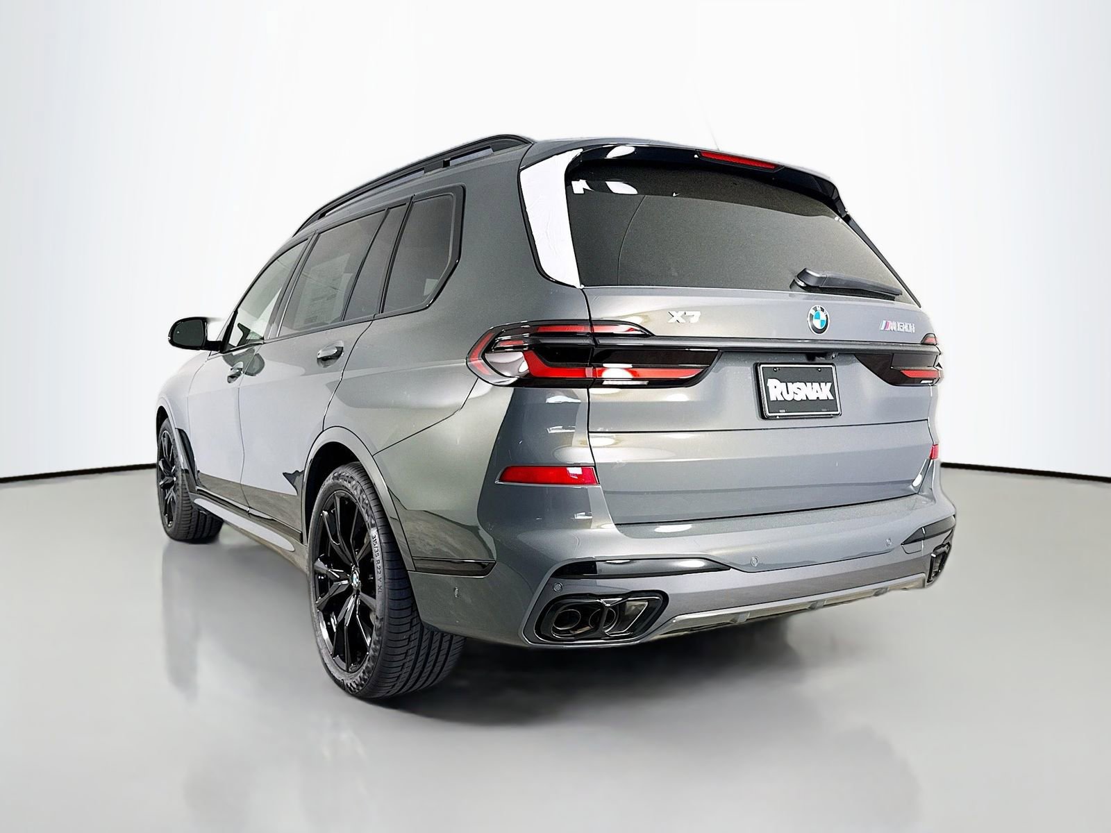 New 2026 BMW X7 M60i image 5