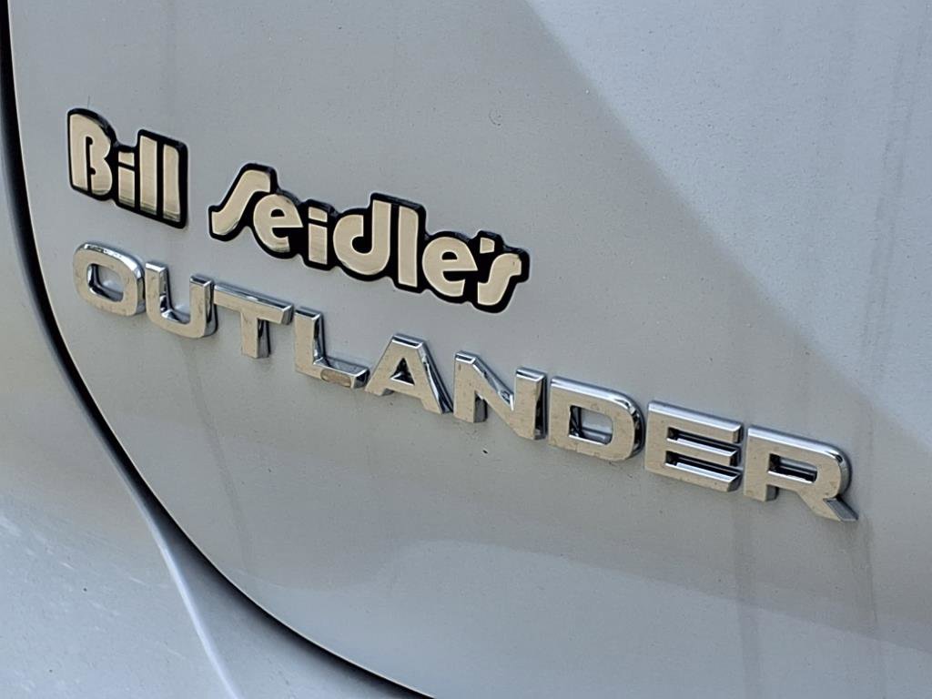 New 2025 Mitsubishi Outlander SE image 25