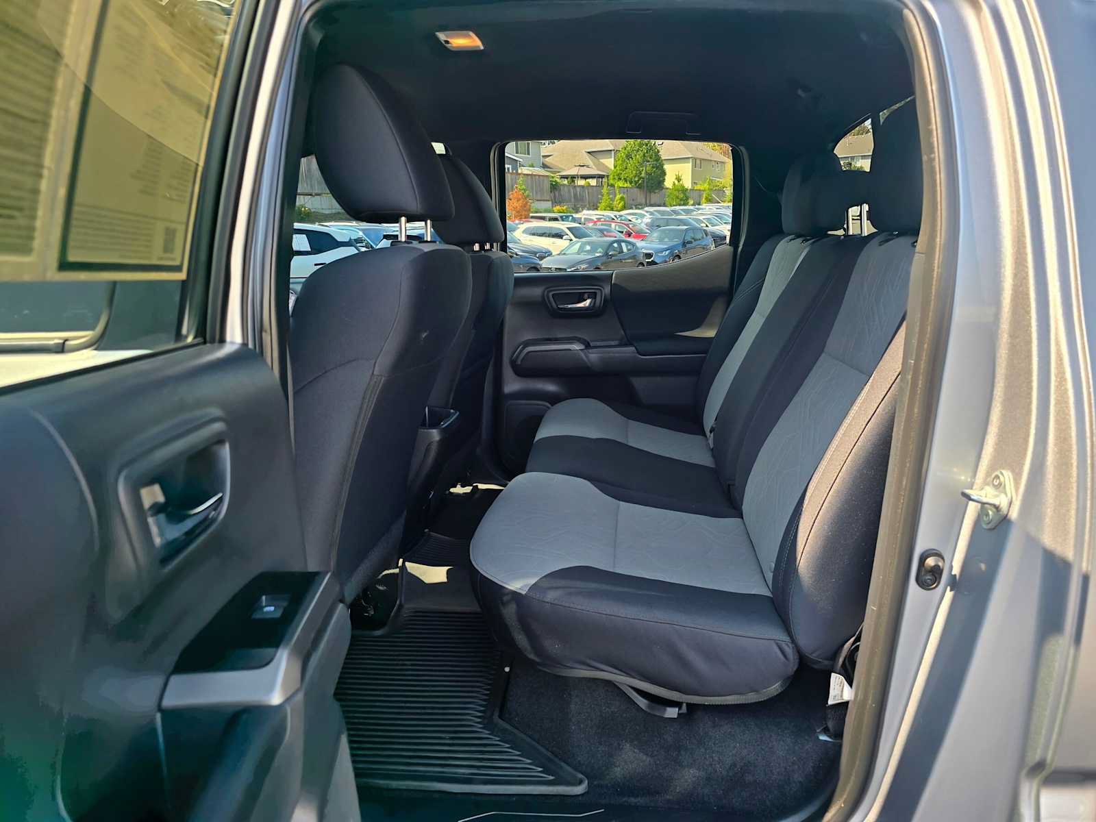 Used 2023 Toyota Tacoma TRD Off-Road w/ Technology Package AWD/4WD image 17